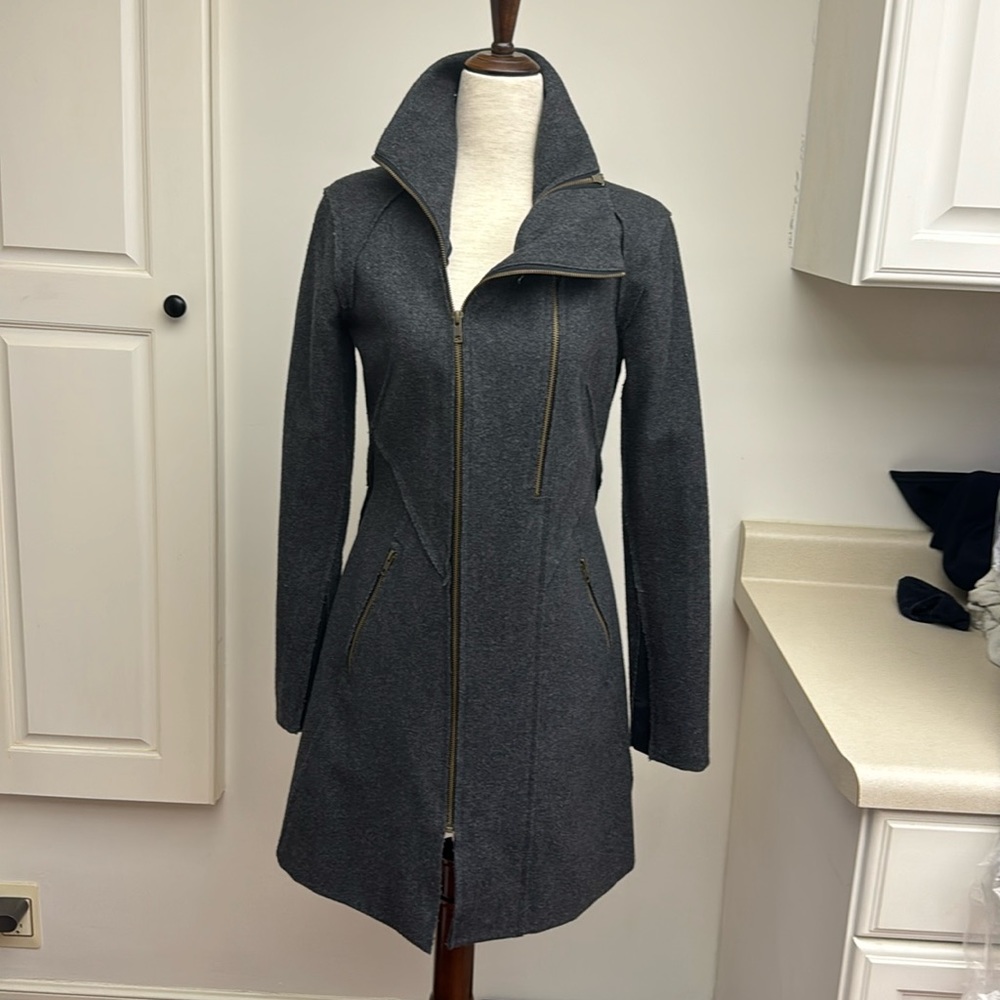 Improvd XS lightweight zipper coat